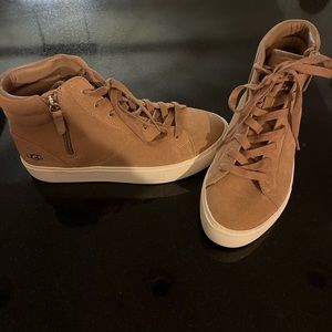 Ugg Olli suede high top sneaker 7.5.